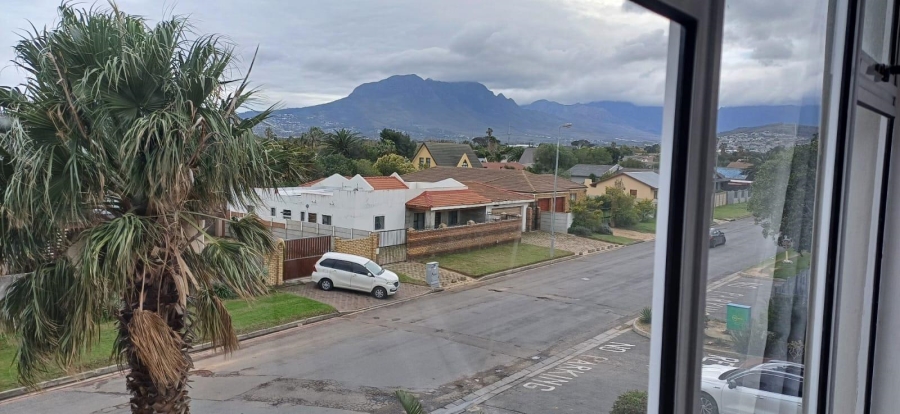 To Let 2 Bedroom Property for Rent in Guldenland Western Cape